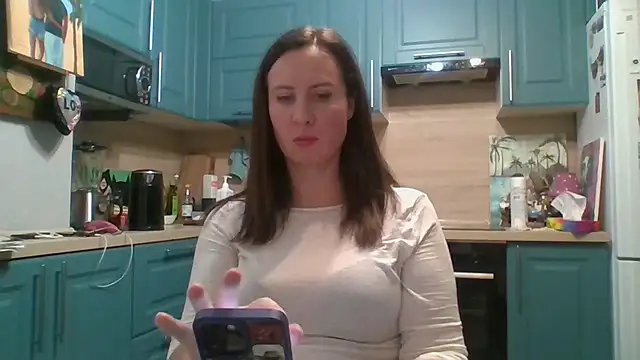 ALICAINWONDERLAND online show from 11/21/25, 04:50