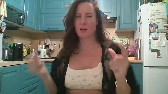 ALICAINWONDERLAND online show from 11/26/25, 05:24