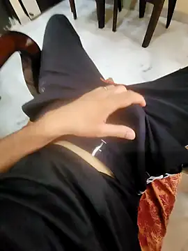 Snapshot of coupleyug chatting on 09/24/25, 09:27 coupleyug online show from 09/24/25, 09:27