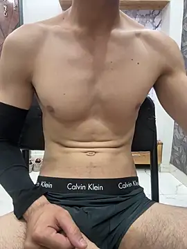 coupleyug online show from 04/15/26, 04:33