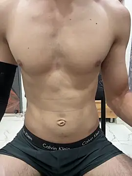 coupleyug online show from 04/18/26, 07:07