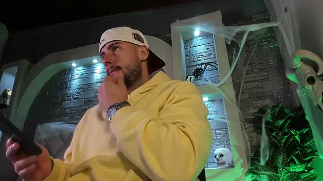 dominic de luca online show from 10/24/25, 01:48