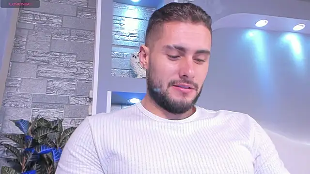 Snapshot of dominic_de_luca chatting on 05/03/26, 03:33 dominic de luca online show from 05/03/26, 03:33