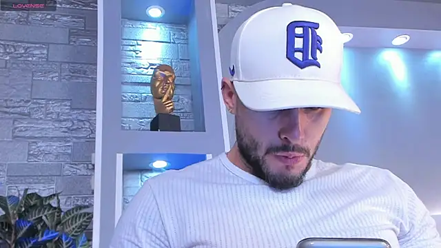 dominic de luca online show from 04/15/26, 03:12