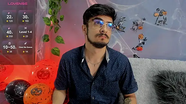 AaronFuentes7 online show from 10/12/25, 01:34