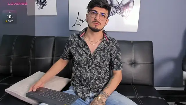 AaronFuentes7 online show from 09/12/25, 07:35