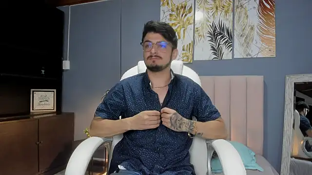 AaronFuentes7 online show from 09/18/25, 06:11