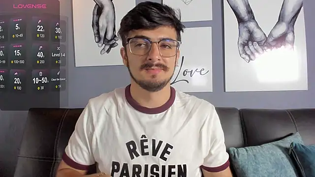 AaronFuentes7 online show from 09/30/25, 05:52