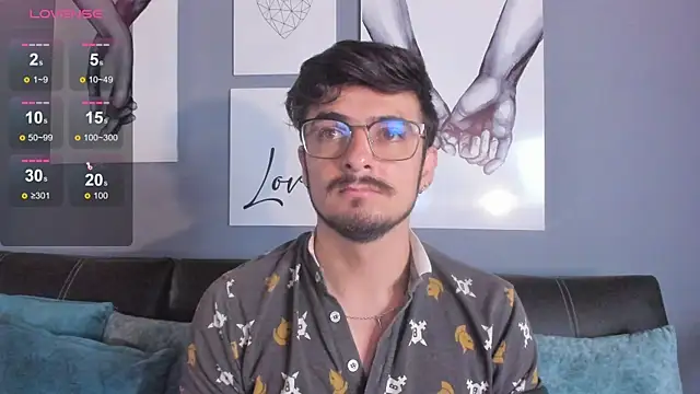 AaronFuentes7 online show from 10/01/25, 12:09