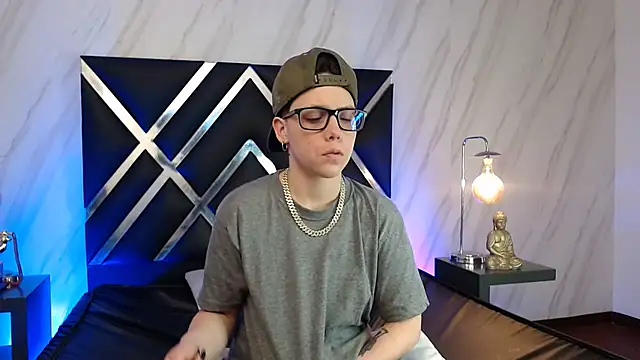 SpencerMontgomery online show from 12/17/25, 09:20