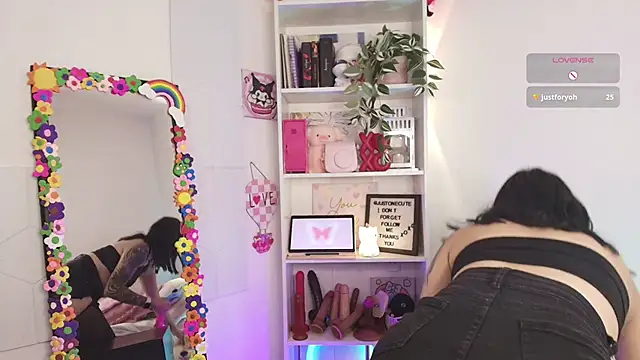 justonecute online show from 04/21/26, 01:42