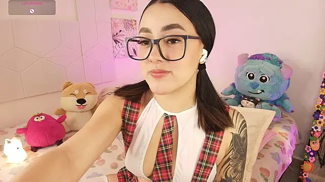 justonecute online show from 11/18/25, 01:32