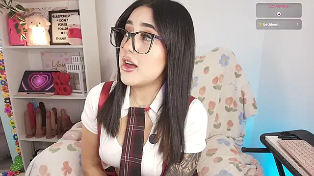 justonecute online show from 03/02/26, 12:00