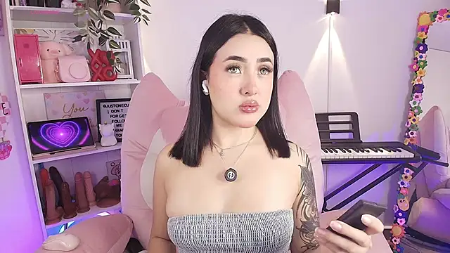 justonecute online show from 04/18/26, 03:42