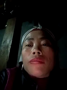 Snapshot of CoMay003 chatting on 02/04/26, 11:05 CoMay003 online show from 02/04/26, 11:05