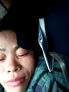 CoMay003 online show from 11/27/25, 07:09