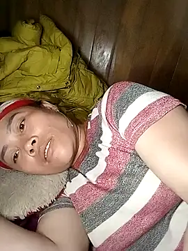 Snapshot of CoMay003 chatting on 02/14/26, 09:09 CoMay003 online show from 02/14/26, 09:09