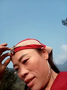 Snapshot of CoMay003 chatting on 01/13/26, 01:42 CoMay003 online show from 01/13/26, 01:42