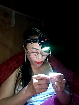 Snapshot of CoMay003 chatting on 12/22/25, 02:39 CoMay003 online show from 12/22/25, 02:39