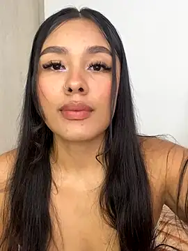 Snapshot of Mariaotalvaro chatting on 09/24/25, 10:05 Mariaotalvaro online show from 09/24/25, 10:05