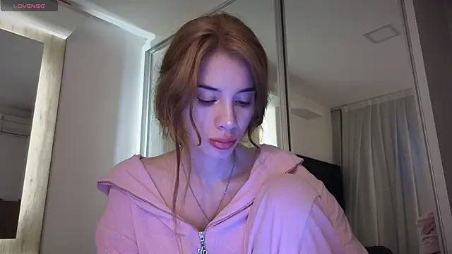 Snapshot of xxessx chatting on 10/23/25, 10:08 xxessx online show from 10/23/25, 10:08