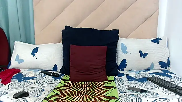 XXBUBBLYBARBIEXX online show from 11/30/25, 04:13