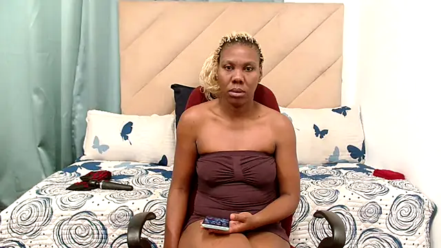 XXBUBBLYBARBIEXX online show from 11/19/25, 06:02