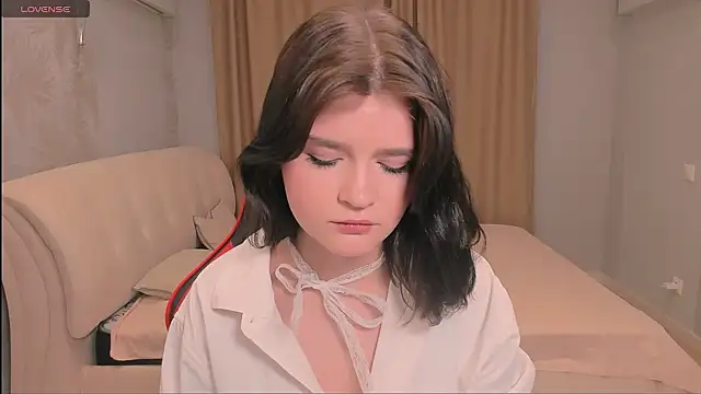 MoriGirl online show from 09/15/25, 03:01