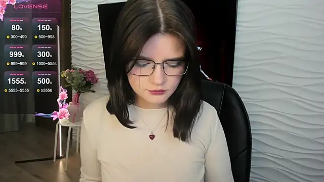 MoriGirl online show from 09/21/25, 01:05