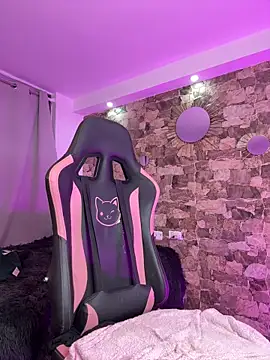 samiacooper25 online show from 04/15/26, 08:31