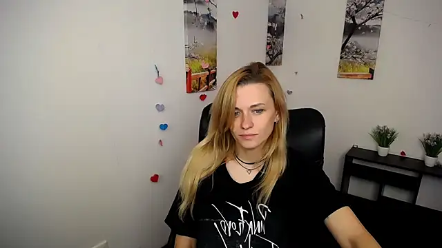 PeppyMia online show from 10/21/25, 06:02