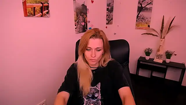 PeppyMia online show from 09/19/25, 04:49