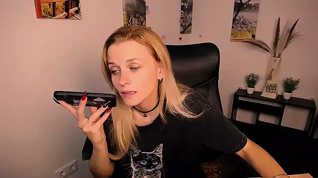 PeppyMia online show from 09/09/25, 06:23