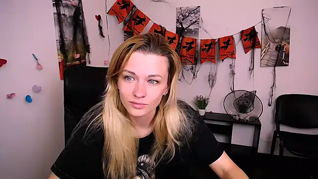 PeppyMia online show from 11/01/25, 02:51