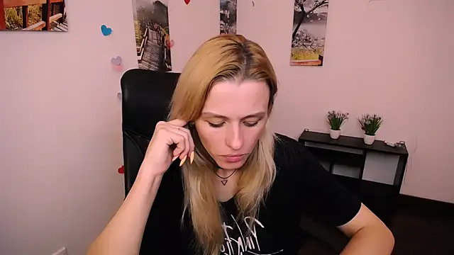 PeppyMia online show from 09/30/25, 06:52