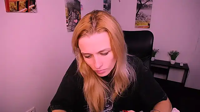 PeppyMia online show from 09/26/25, 06:09