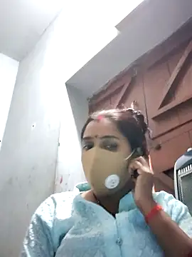 SHABNAM G online show from 12/18/25, 07:46