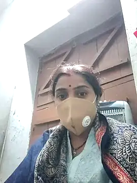 SHABNAM G online show from 12/18/25, 10:57