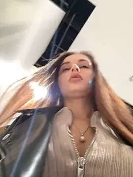 aurora pink  online show from 10/10/25, 09:54