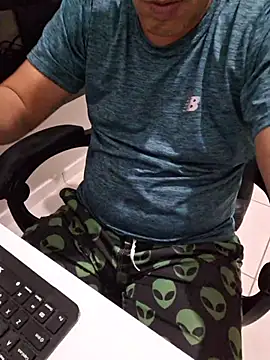 Carloskasado online show from 10/28/25, 12:00