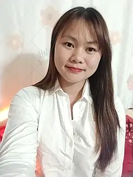 Snapshot of Sisi_dy01 chatting on 05/14/26, 04:42 Sisi dy01 online show from 05/14/26, 04:42