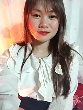 Snapshot of Sisi_dy01 chatting on 05/17/26, 01:33 Sisi dy01 online show from 05/17/26, 01:33