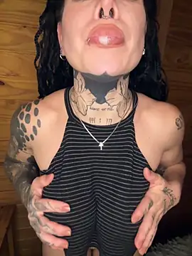 Snapshot of Babylulu_b chatting on 03/03/26, 11:12 Babylulu b online show from 03/03/26, 11:12