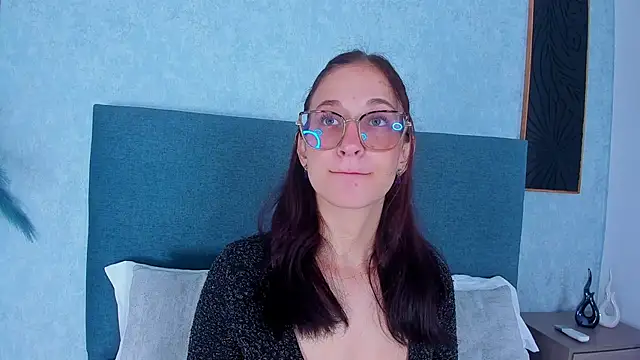 Laura Ivy online show from 02/28/26, 12:49