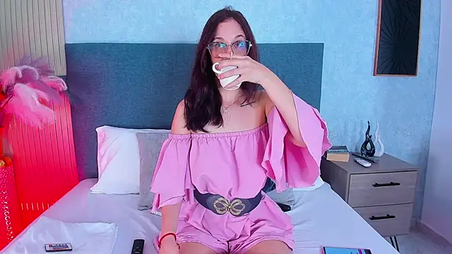 Laura Ivy online show from 03/11/26, 01:05