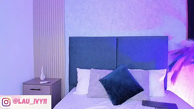 Laura Ivy online show from 03/26/26, 12:58