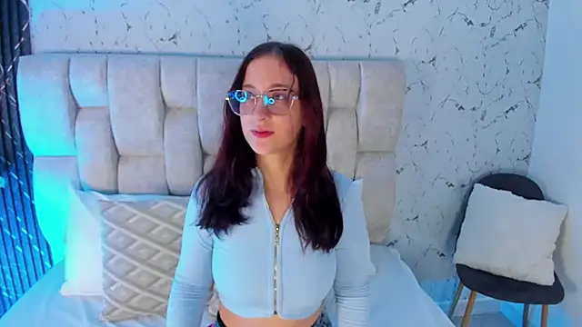 Laura Ivy online show from 04/13/26, 12:42