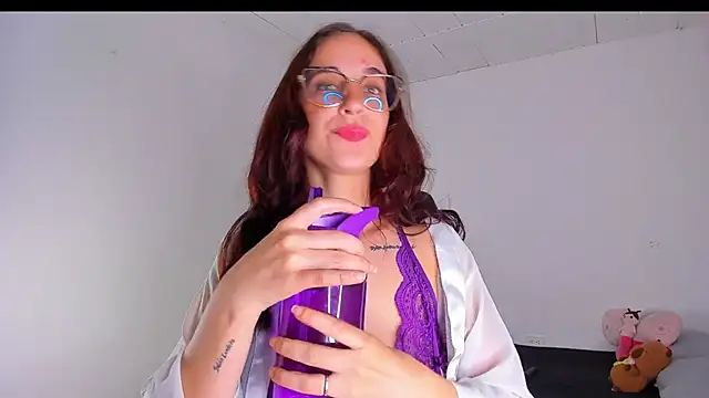 Laura Ivy online show from 06/10/26, 02:07