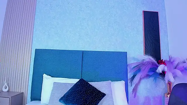 Laura Ivy online show from 03/27/26, 01:01