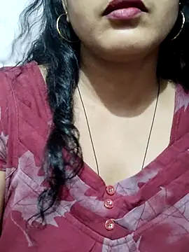 Snapshot of spicysuhana chatting on 06/17/26, 07:19 spicysuhana online show from 06/17/26, 07:19